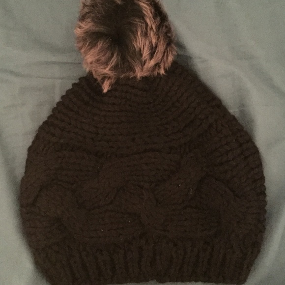 Karl Donoghue Black wool and shearling Beanie - Picture 6 of 6